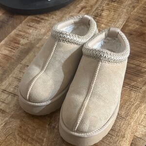 Cloud Platform Slippers | Altar’d State